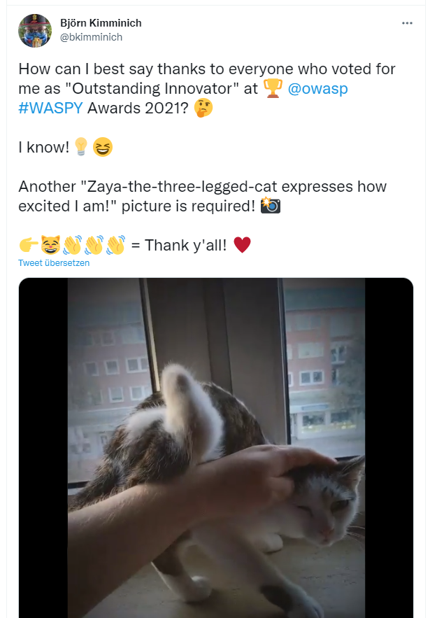 Zaya "rowing" with a half-amputated hind leg in a Tweet of Bjoern